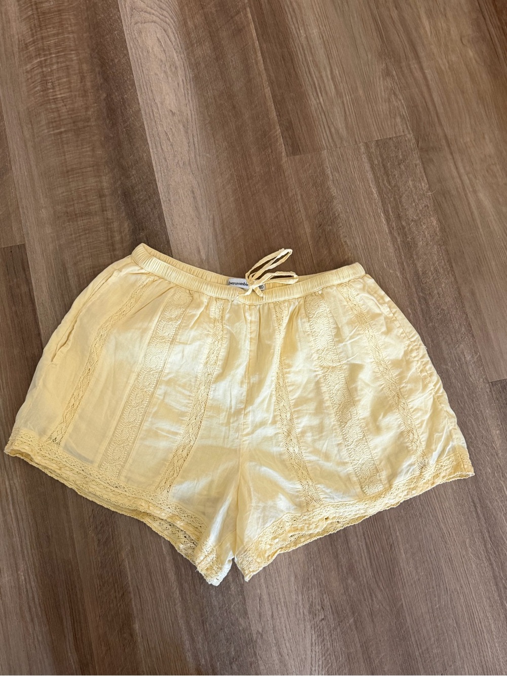 Abercrombie & Fitch Pale Yellow Lace-Trim Shorts
